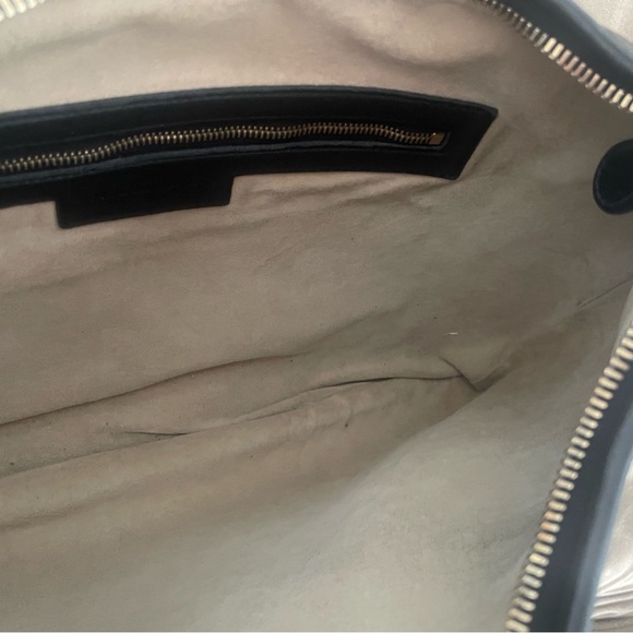 Bottega Veneta Medium Shoulder Bag Like New - Picture 6 of 12